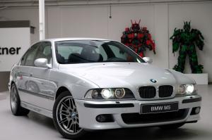 BMW M5 2001 года  (EU)